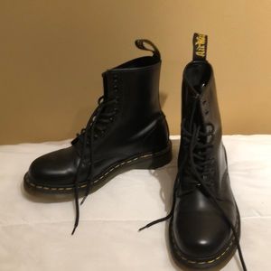 Classic DOC MARTEN BOOT only 65 DOLLARS
